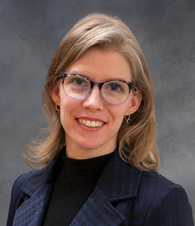 Headshot of Elena Dent